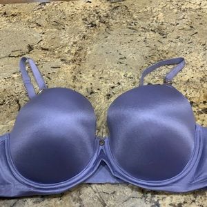 Like new VS bra size 38D
